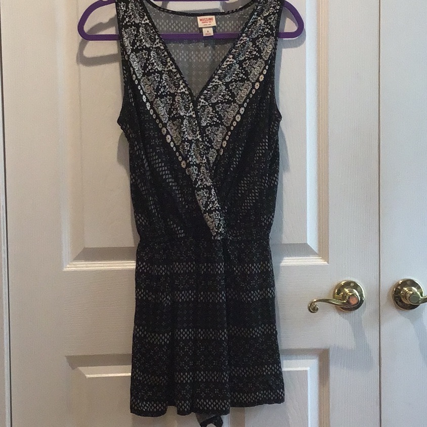 Mossimo Supply Romper Euc